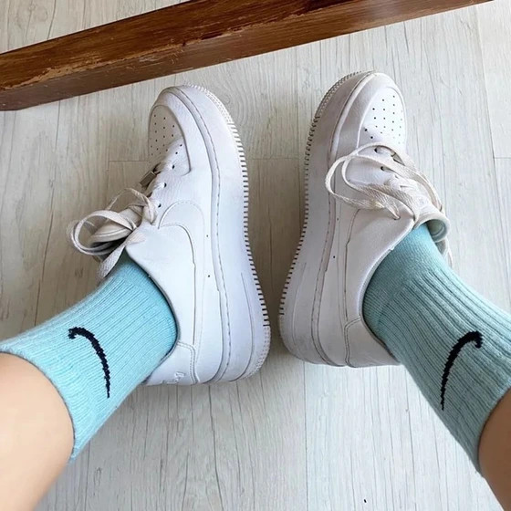 جوراب 6 جفتی ساق بلند زنانه نایکی (Nike) مدل کش انگلیسی اسپرت ورزشی نخی در رنگ های کاربردی تیره و روشن مخصوص باشگاه