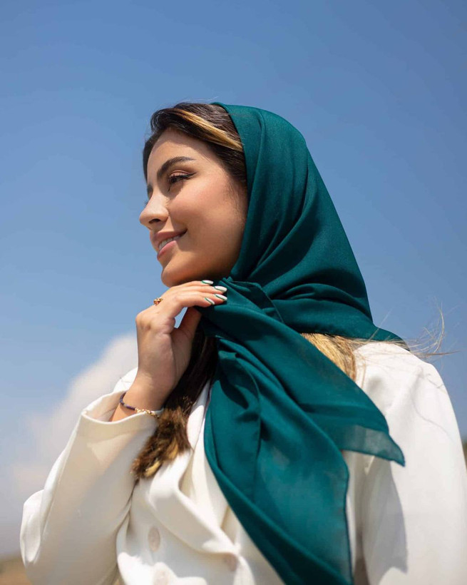 Spring-Summer Wavy Pleated Cotton Scarf with Tassels (in several colors)