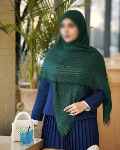 فروش عمده ی (پک 48 عددی) روسری لنین حاشیه لمه ریسه سوزنی خط دار کیفیت اعلا رنگبندی زنانه و دخترانه قواره 120 * 120 سانتی متر